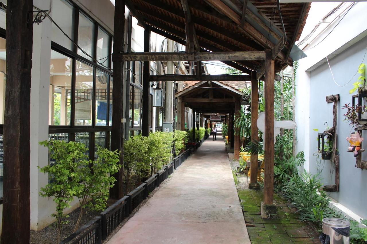 Oyo 75409 Premium The Family Hotel - Chiang Mai — Photos 3