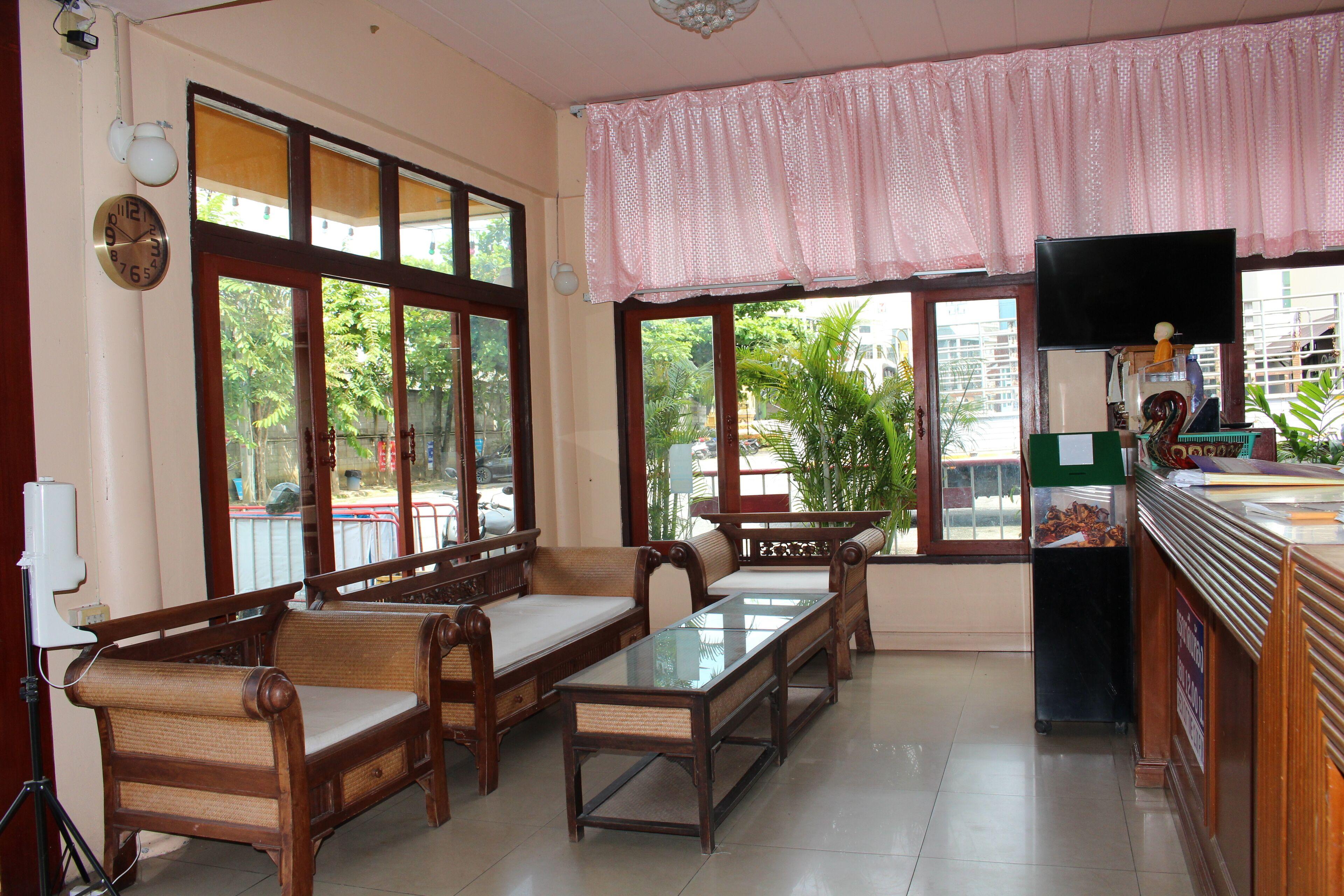 Oyo 75409 Premium The Family Hotel - Chiang Mai, Chiang Mai